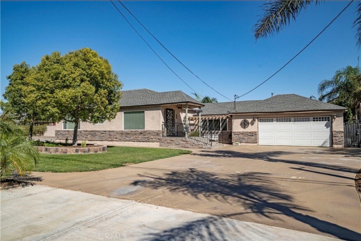 Primary Photo - 11163 Cactus Ave