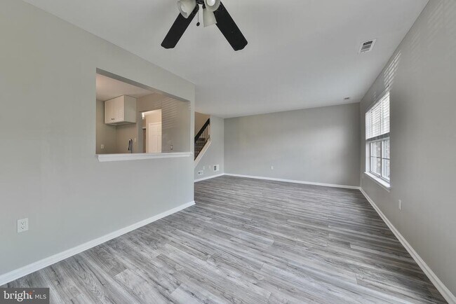 Foto del edificio - 35 Nutmeg Pl