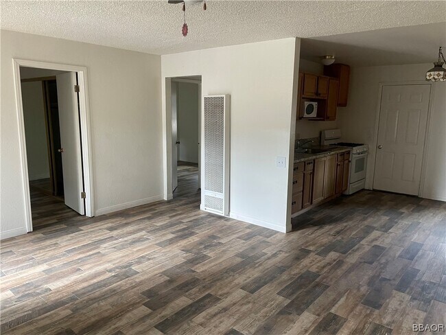 Foto del edificio - 41862 Park Ave