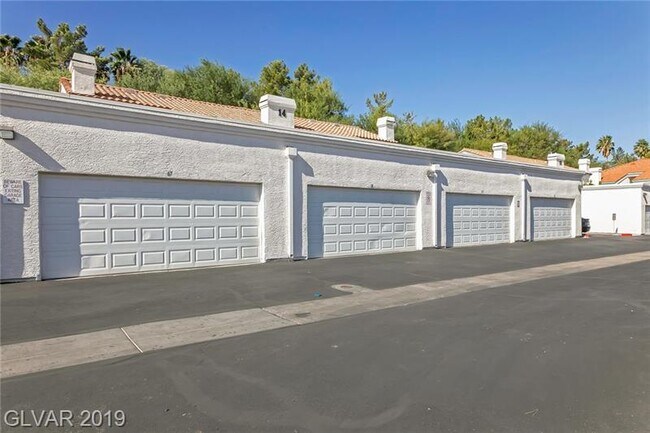 Building Photo - 1676 Normandy Way