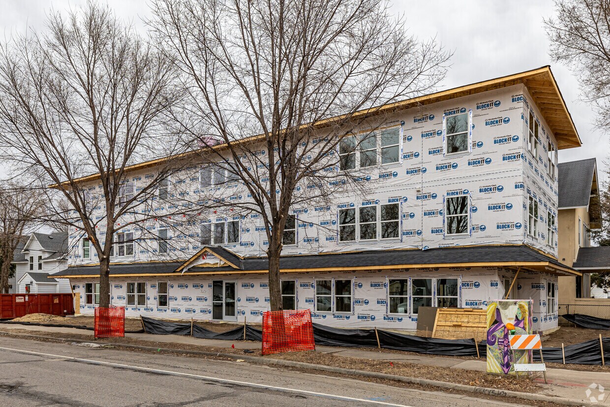 Foto del edificio - Hosmer Garden Apartment