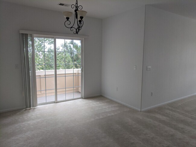 Building Photo - 7572 Pineridge Trl