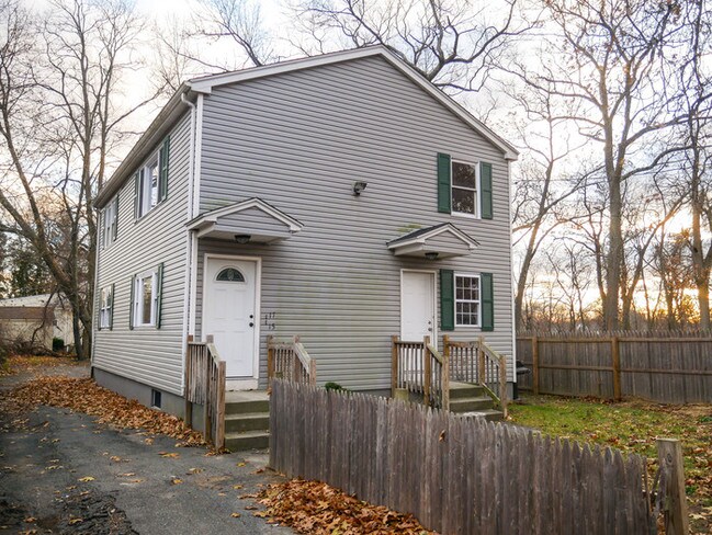 Building Photo - 15 Otis Ct