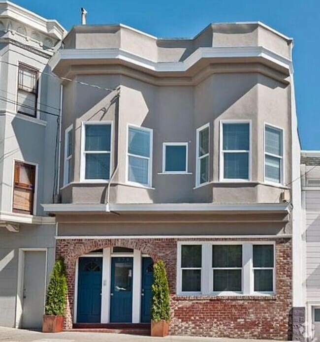 Building Photo - 372 29th St