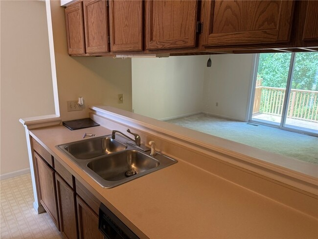 Building Photo - 116 Jordache Ln
