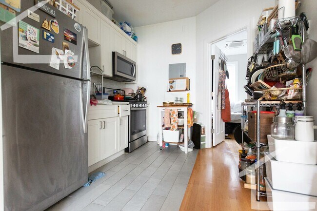 Building Photo - Avl Now! Renovated 2BR in Allston, no fee!