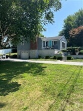 Building Photo - 16 Clearwater Rd