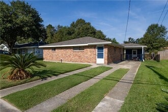 Building Photo - 3745 Riviera Dr