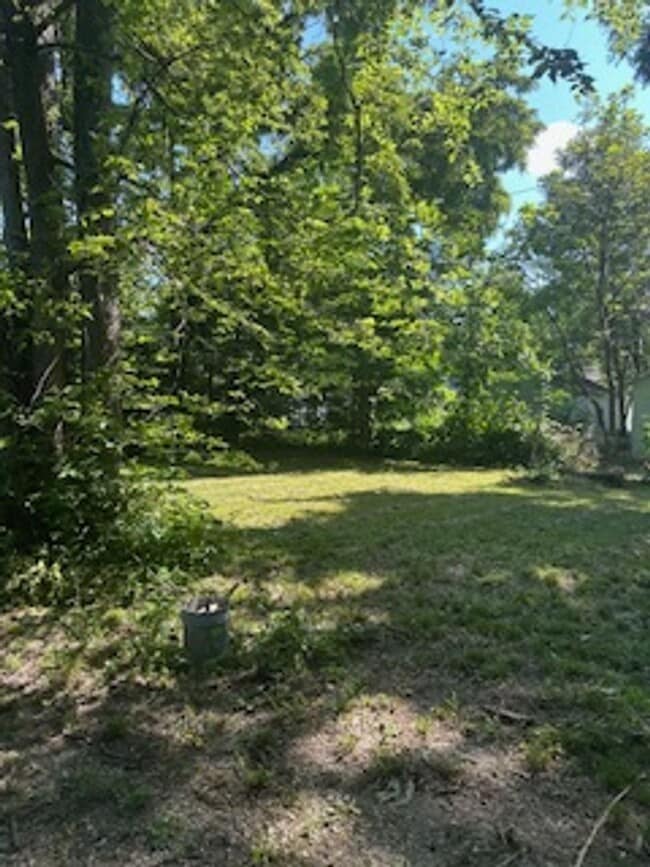 Building Photo - Beautiful 4 Bedroom 2 Bath in Heart of Kan...