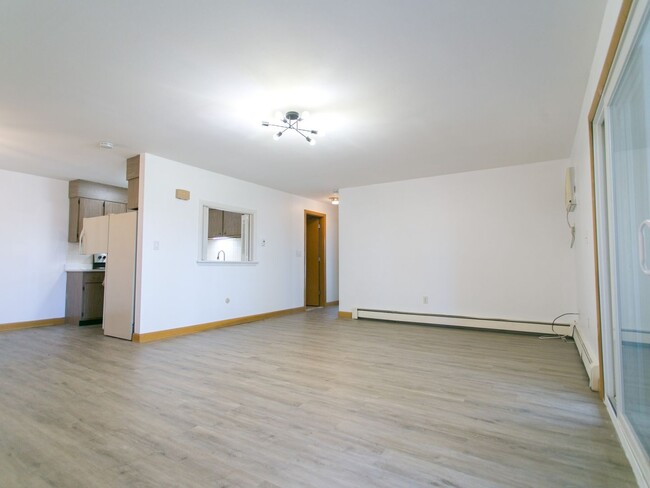 Foto del edificio - 2 Bedroom Condo in Waltham