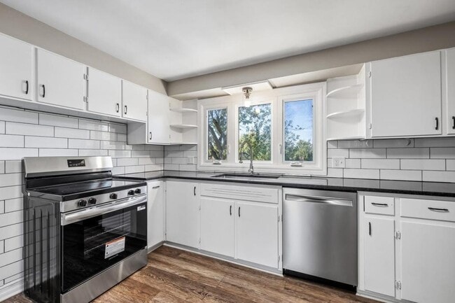 Building Photo - 326 Springville Ave