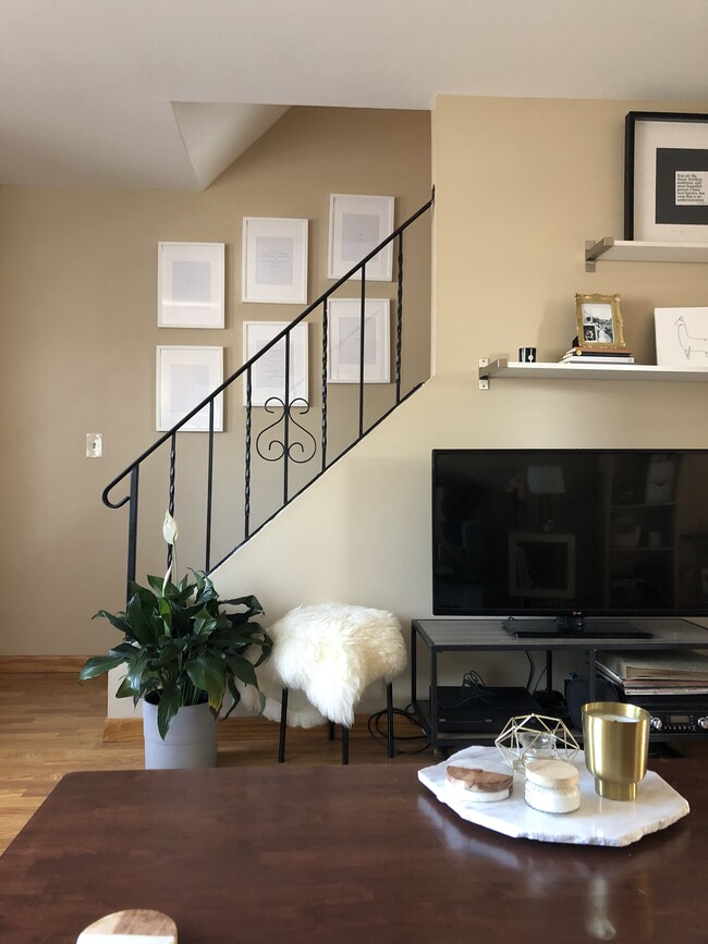 Building Photo - 8009 Washburn Cir S