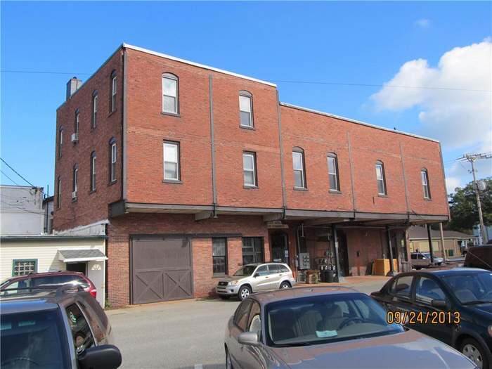 Building Photo - 19 E Main St