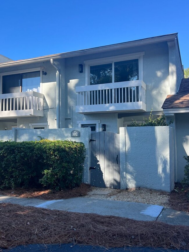 Foto del edificio - Stunning Views! Mariners Cove Townhouse