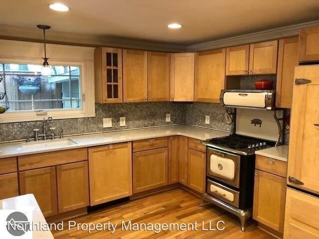 Building Photo - 3 br, 1.5 bath House - 803 Cass St
