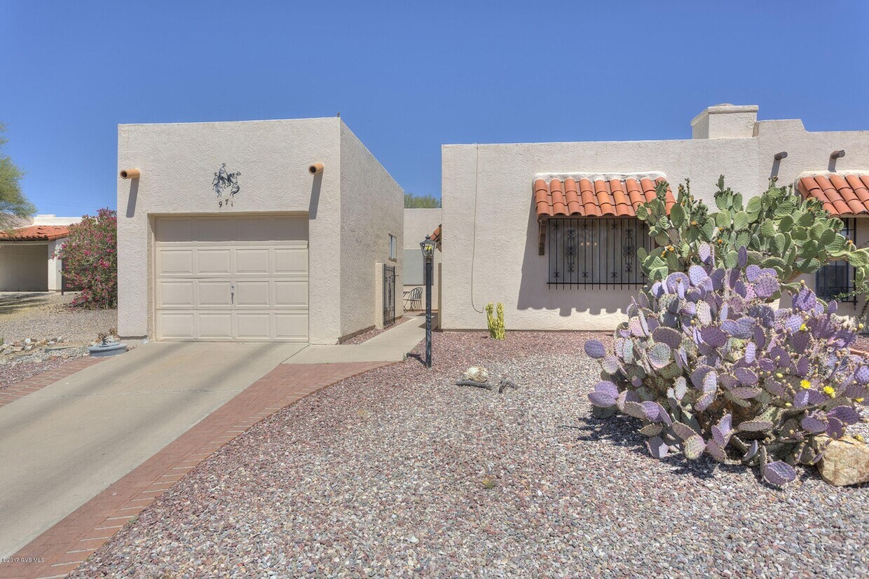 971 N Camino De Luz, Green Valley, AZ 85614 Townhome Rentals in Green