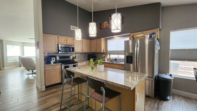 Building Photo - Spacious 3 Bedroom in the Foothills!