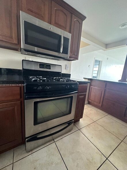 Foto del edificio - 2175 NE 170th St