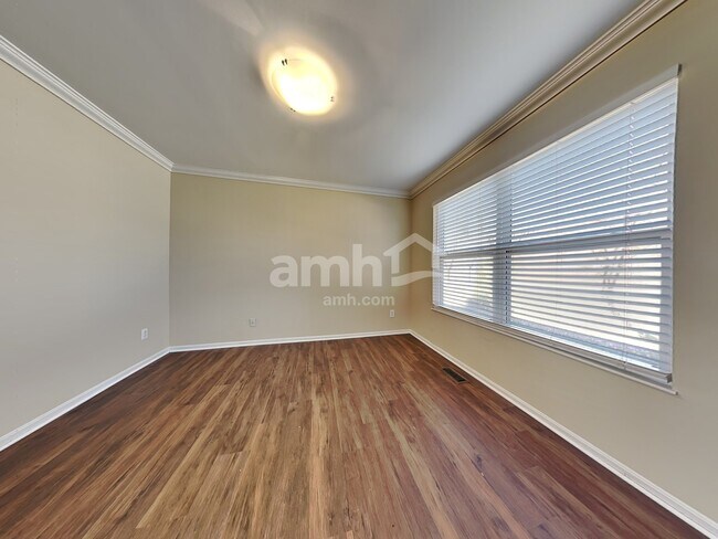 Building Photo - 986 Vixen Drive