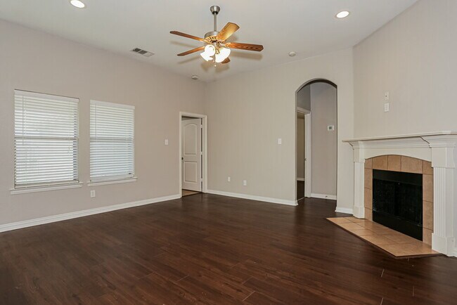 Foto del edificio - 311 Galloping Hill Rd