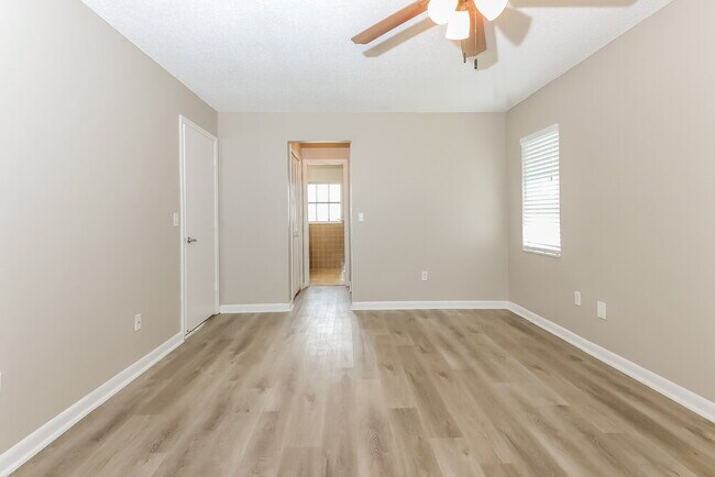 Building Photo - 22572 Lanyard St