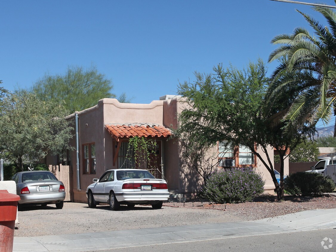Foto principal - 4367-4371 E Seneca St