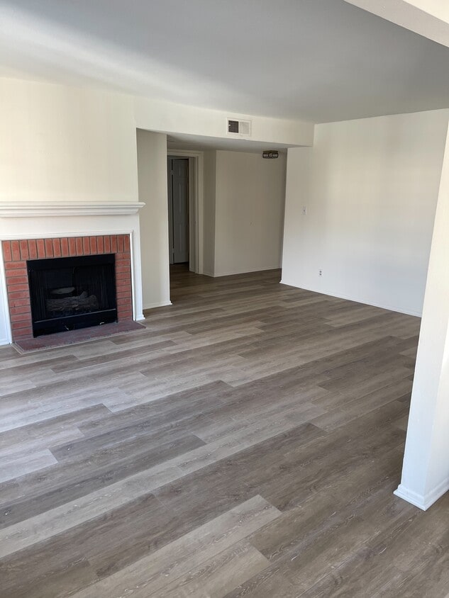 Living Room - 210 N Belmont St