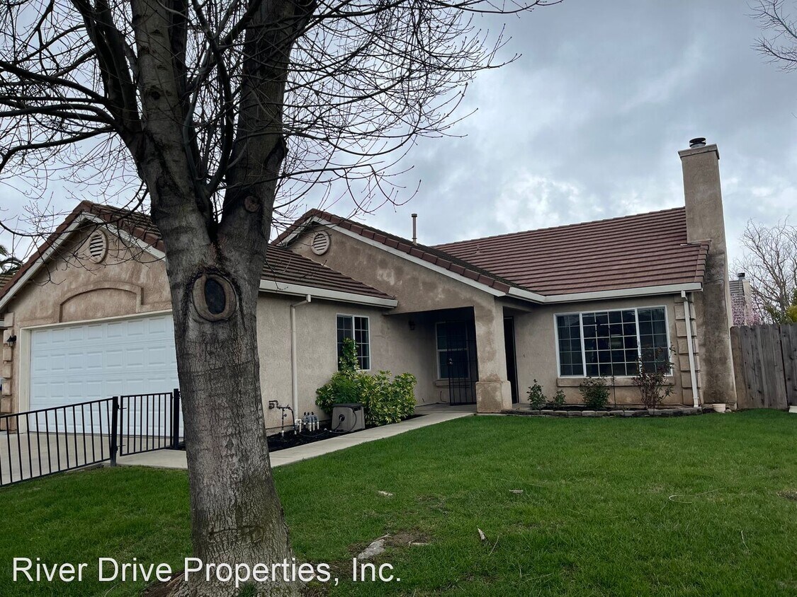 4 br, 2 bath House 3349 Campus Drive House for Rent in Merced, CA
