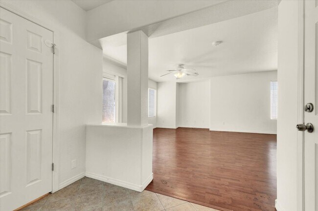 Foto del edificio - 7275 Phlox Rd