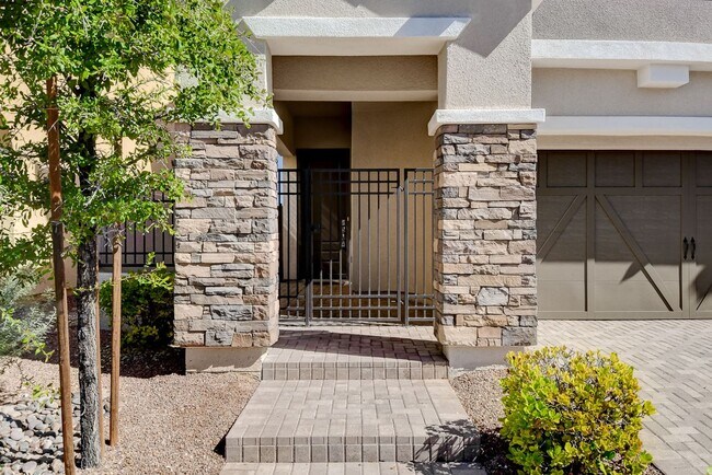 Foto del edificio - Near Downtown Summerlin! View of LV Strip!...