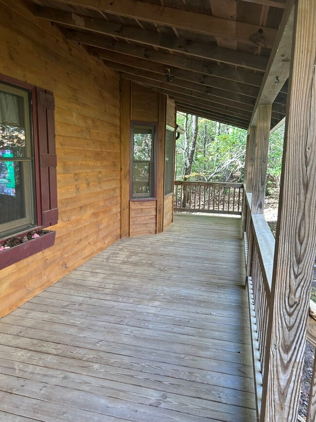 Building Photo - 233 Wildwind Ln