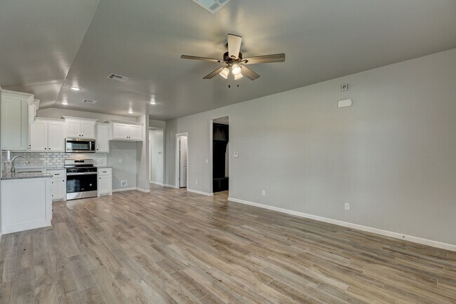 Foto del edificio - 642 Juniper St