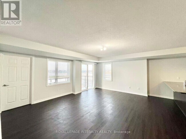 Photo du bâtiment - 848 Atlas Ter