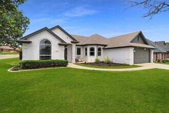 Building Photo - 1101 BreAnne Ct