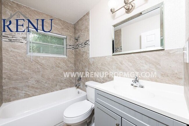 Foto del edificio - Available Now!