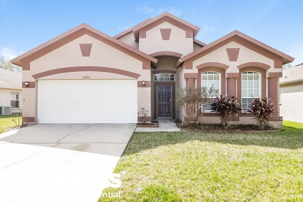 34706 Pinehurst Greene Way, Zephyrhills, FL 33541 House Rental in