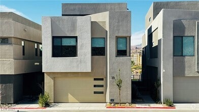 Building Photo - 26 Promenade Isle Ln