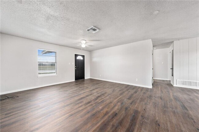 Building Photo - 503 Harper St