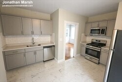 Building Photo - 15 Tremlett St