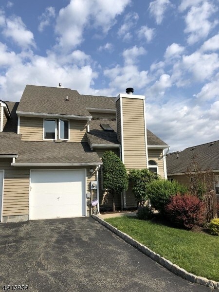 Primary Photo - 49 Fowler Dr