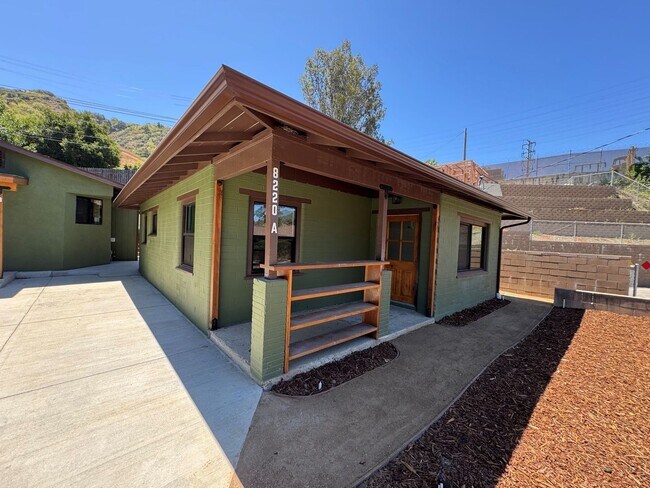 Foto del edificio - 8220 Edison Dr