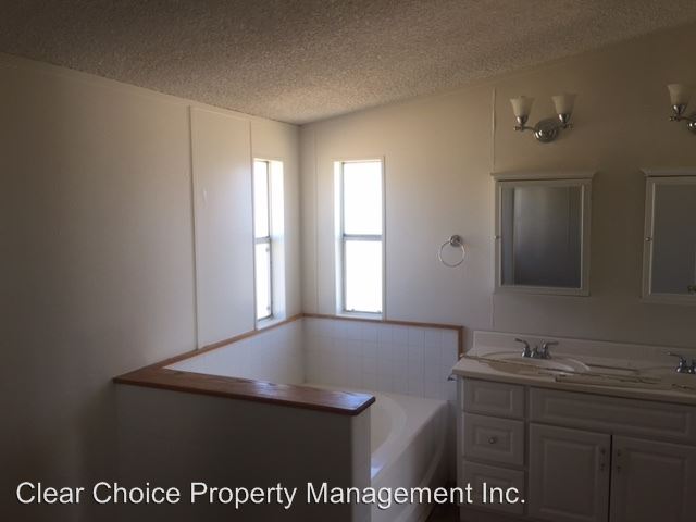 Foto del edificio - 4235 Whispering Oak Way
