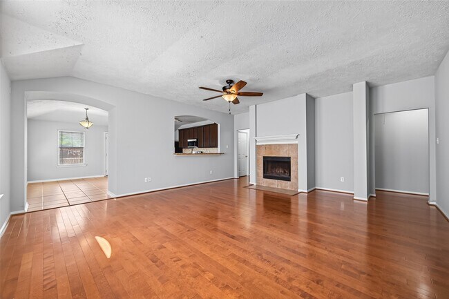 Building Photo - 3218 Spring Flower Ln