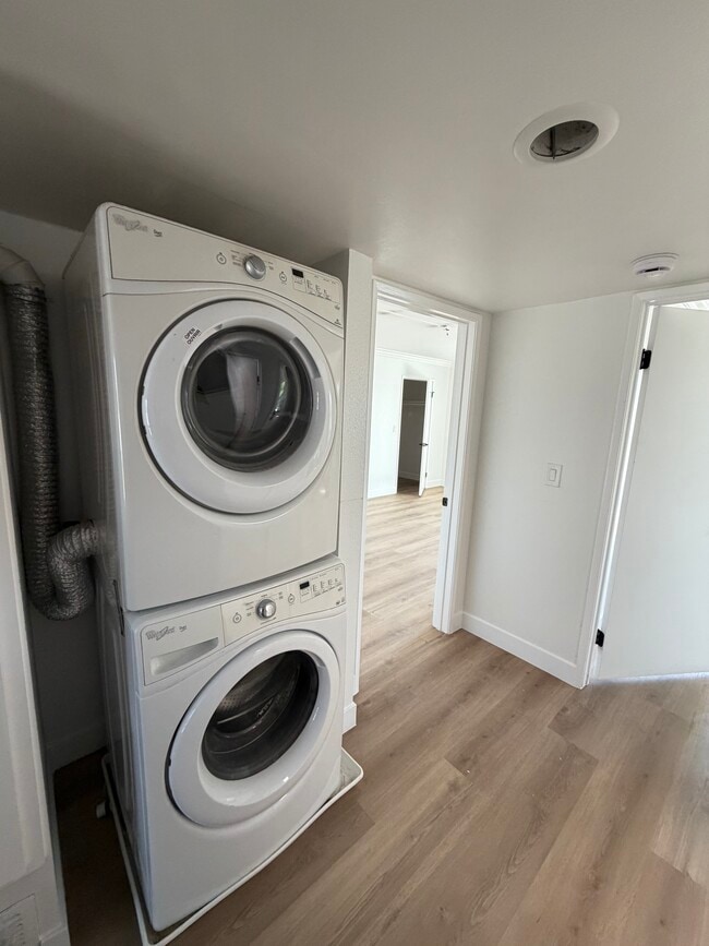 Building Photo - 1418 14th St, Santa Monica, CA 90404