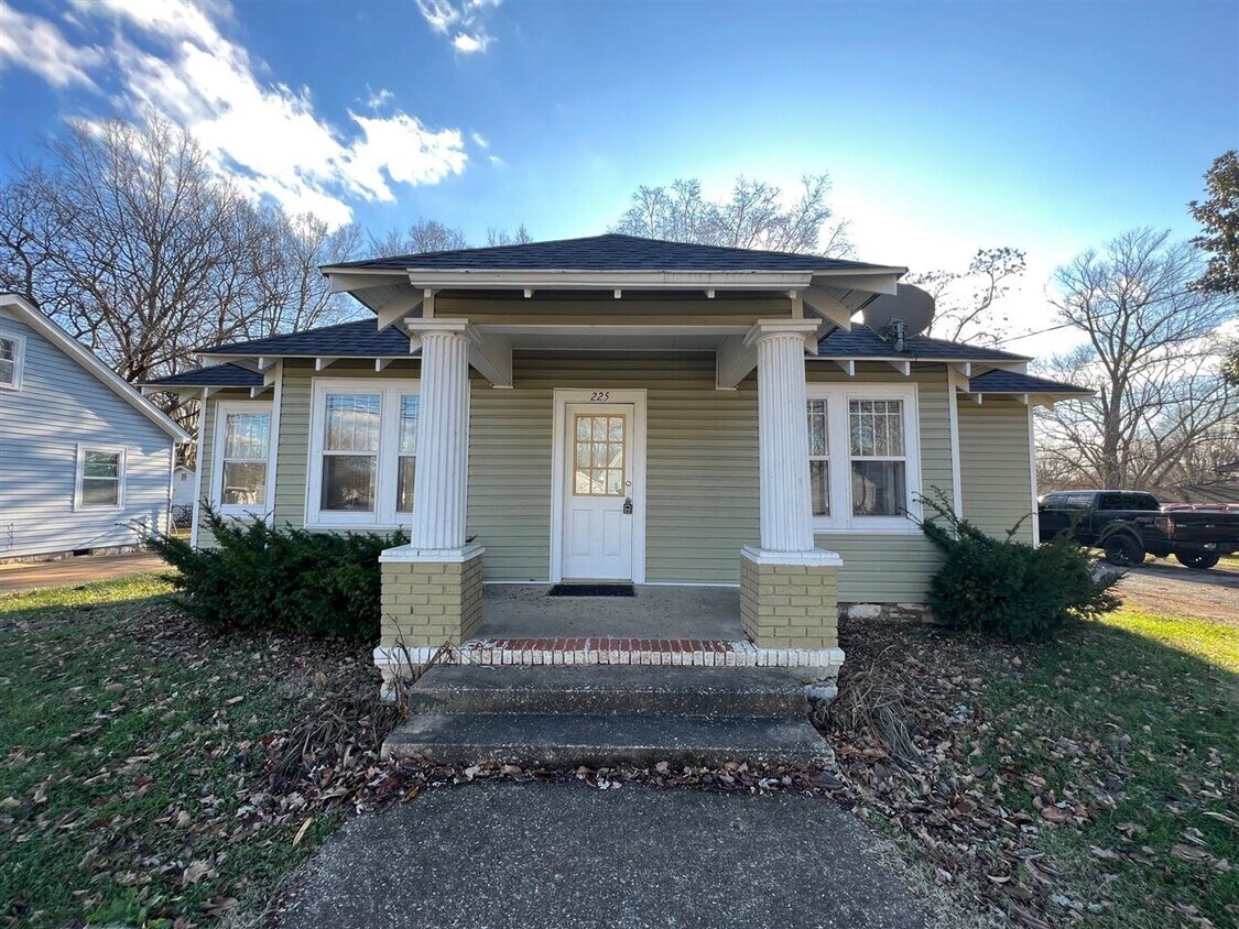 225 Glen Lily Rd, Bowling Green, KY 42101 House Rental in Bowling