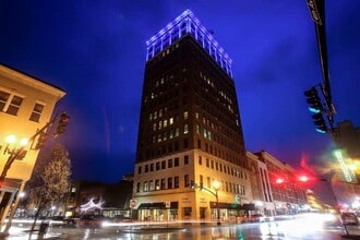 Building Photo - 910 4th Ave