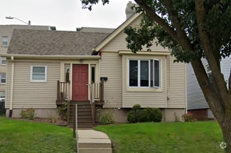 Building Photo - 3 Bedroom Single Family