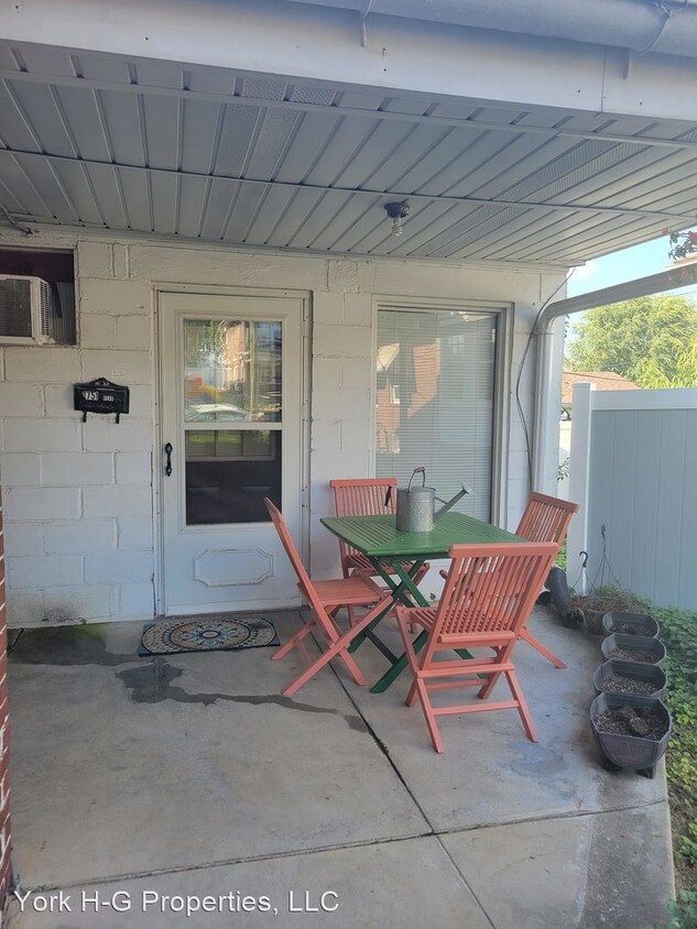 Primary Photo - 1 br, 1 bath House - 1751 Monroe Street Rear
