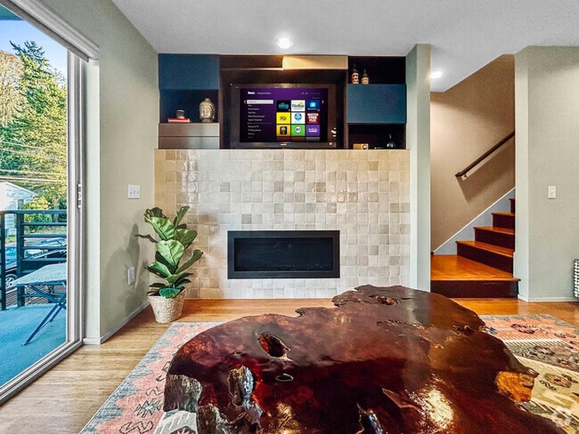 Building Photo - 2451A 55th Ave SW