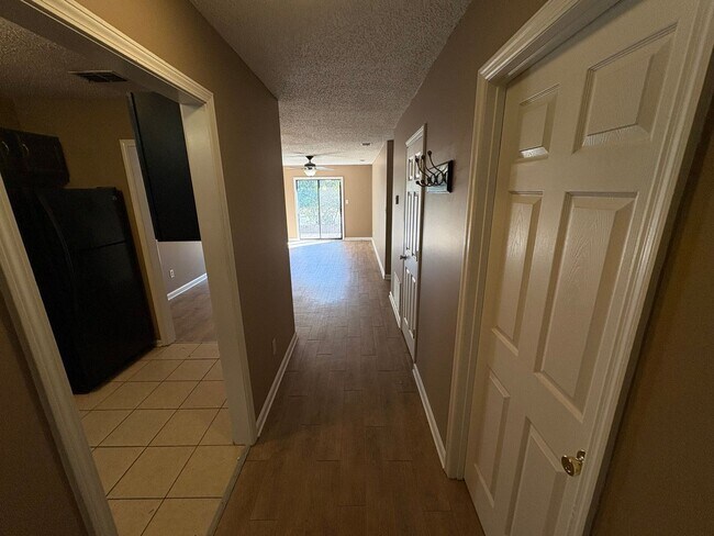 Building Photo - PRE-LEASING FOR AUGUST 2026!